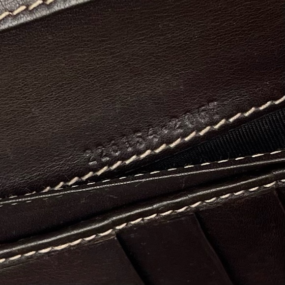 Gucci Guccioli Chihuahua Wallet - Picture 7 of 8